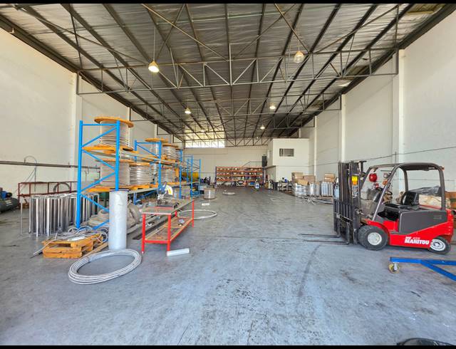 1,768M² FACTORY FOR SALE IN LANSERIA